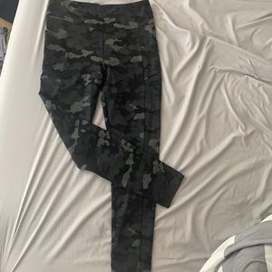 CAbi camo leggings